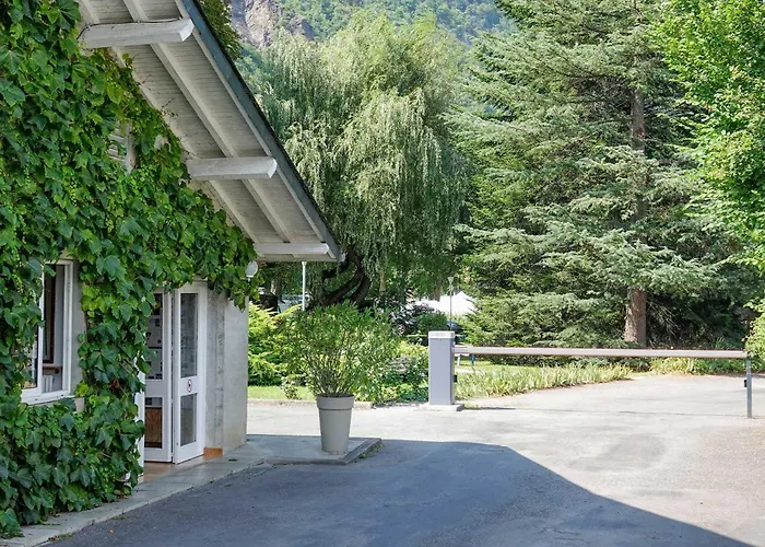 Pradelongue Kamp alanı Moustajon